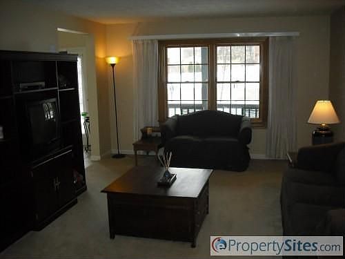 4th image of 650 Golf View Ct