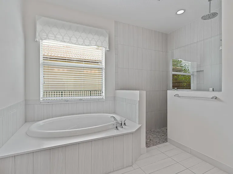 7018 Limestone Cay Rd — Photo 21