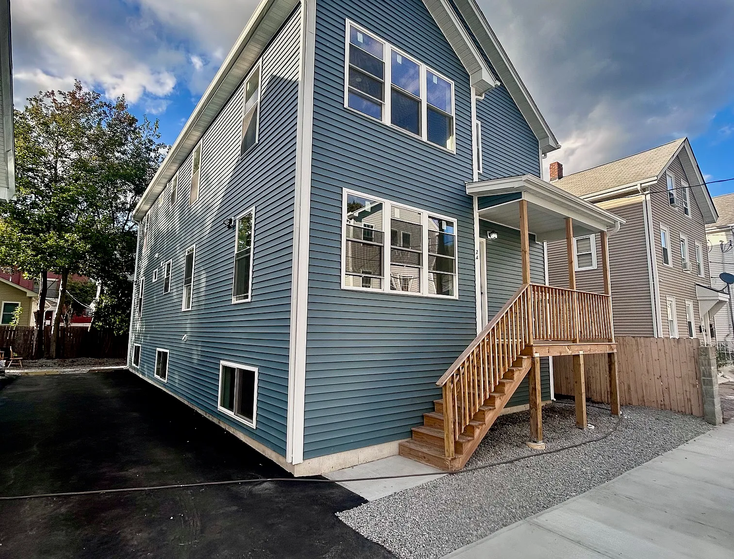 24 Vandewater St — Photo 1