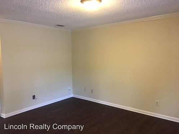 4th image of 4009 Camellia Dr APT D