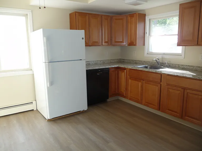27 Oliver Ave — Photo 7
