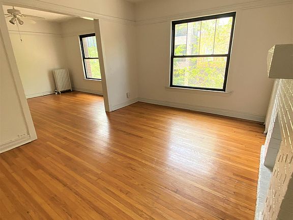 3rd image of 3825 N Lincoln Ave APT 2