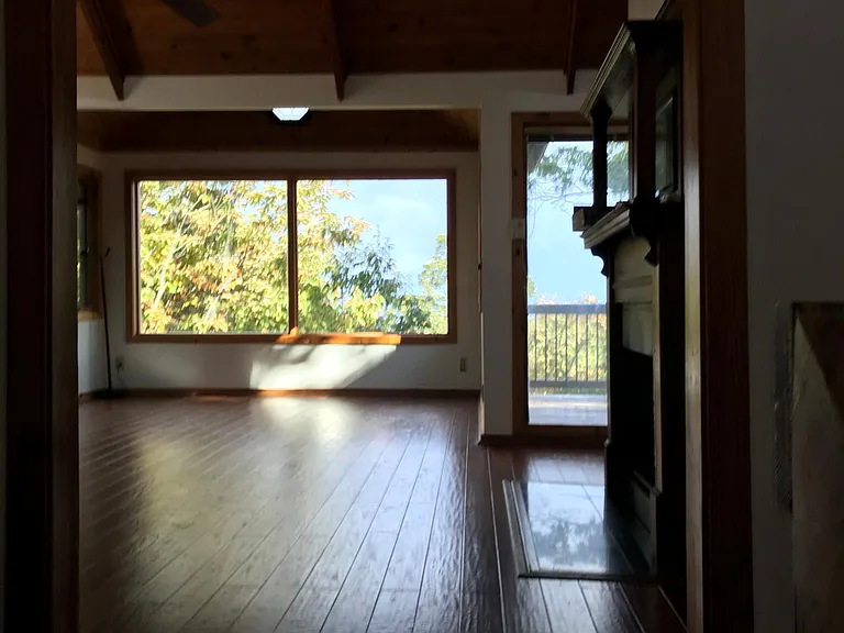 14 Altamont Forest Dr — Photo 7