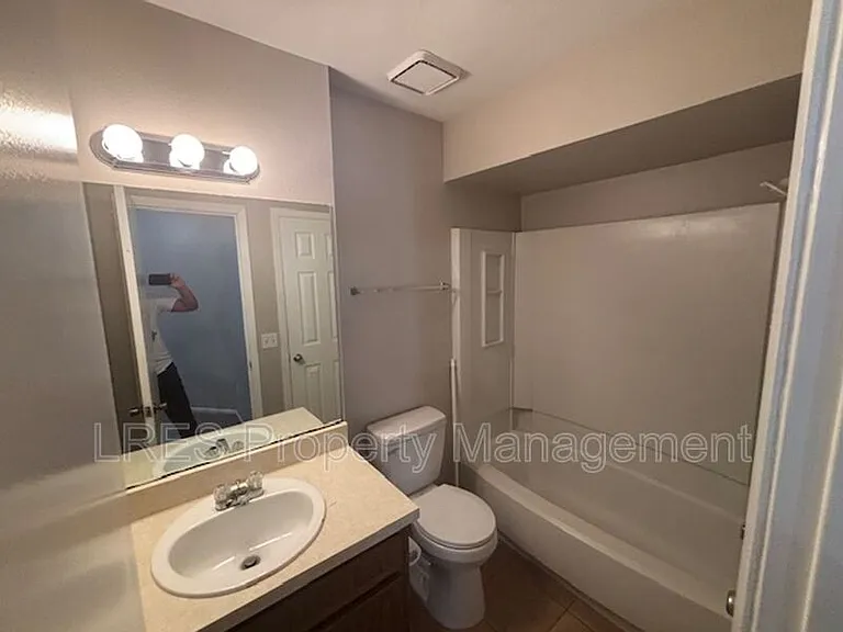 4620 Lighthouse Cir — Photo 16
