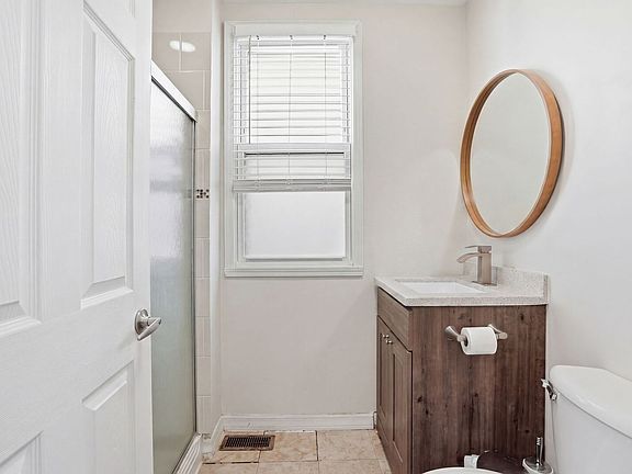 5th image of 2915 N Dawson Ave