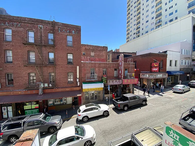 858 Washington St #2 — Photo 8