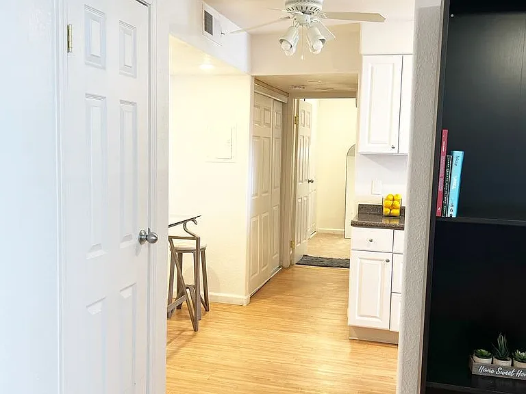 Canyon Club Apartments — Photo 27
