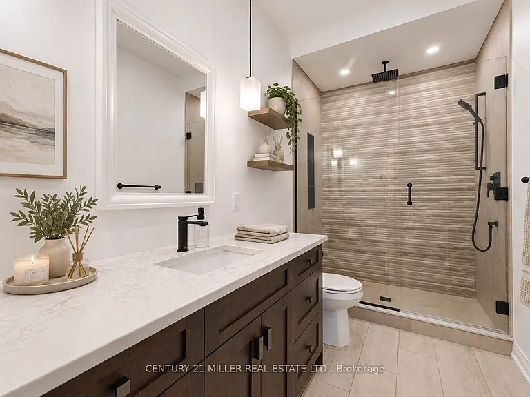 362 Wellington St E — Photo 13