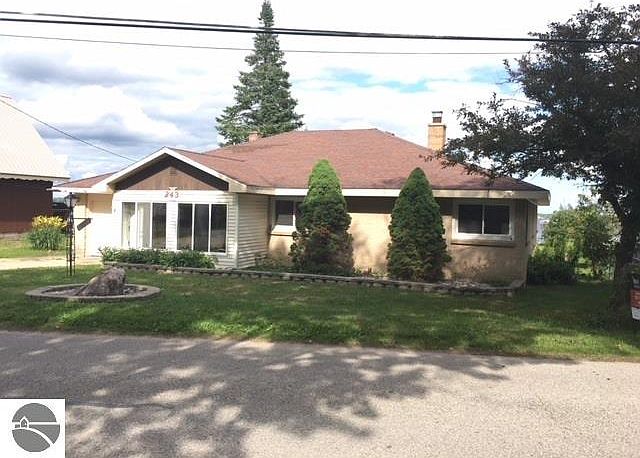 1st image of 243 S Lake Dr