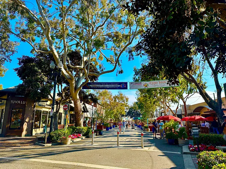 Down Town LAguna