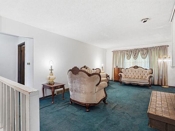 5th image of 303 Ankeny St