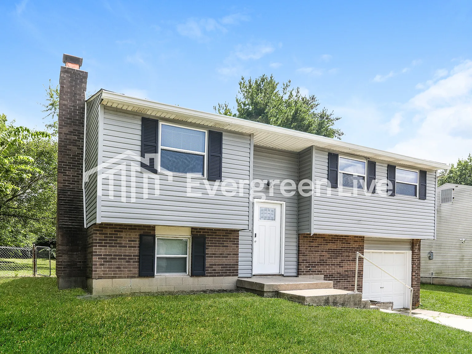 3 bed, 2.0 bath, 1500 sqft, $1,945 — Photo 2