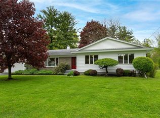 7 Knollwood Rd, New Hartford, NY 13413