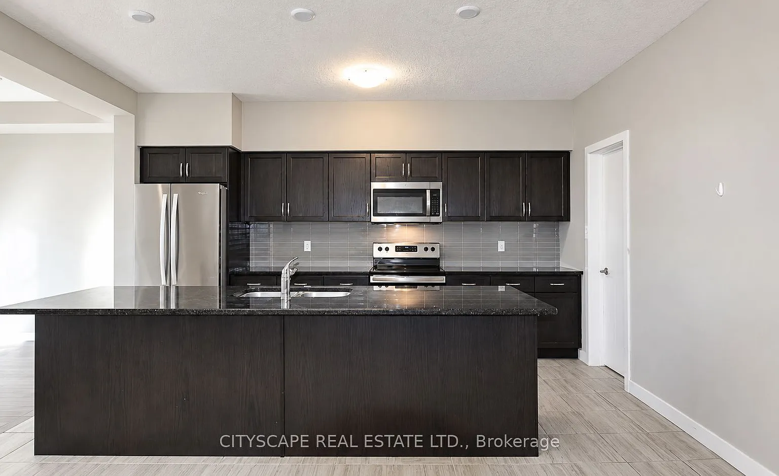 3 bed, $2,800 — Photo 4