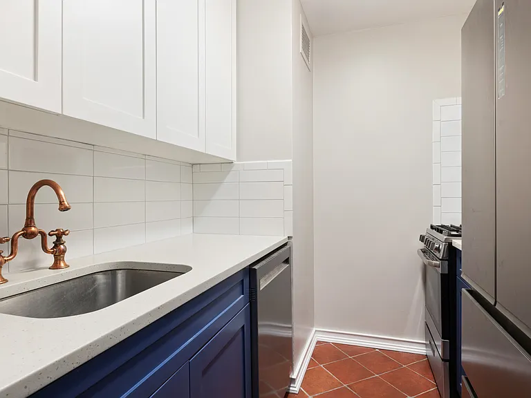 7 E 14th St #204 — Photo 7