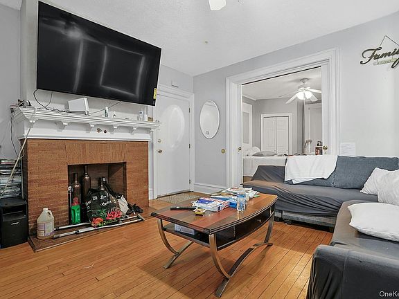3rd image of 11 Woodland Avenue