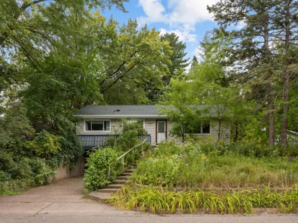 662 Gentry Ave N, Oakdale, MN 55128