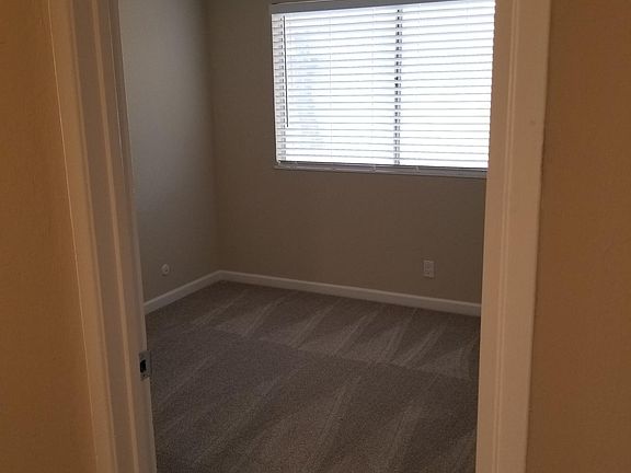 2nd image of 1699 Silvertree Dr