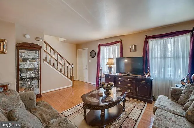 Building Photo - 5135 Redbud Rd