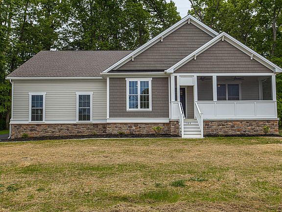 3rd image of 164 Pine Tree Rd