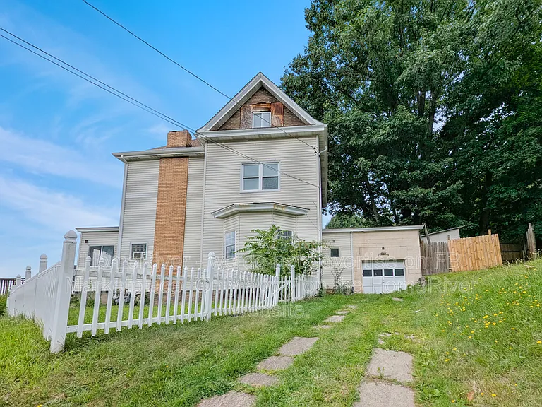 500 Tingley Ave — Photo 2