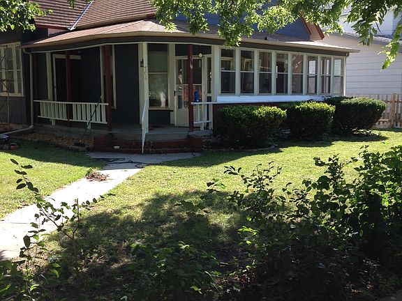 2nd image of 704 W 1st St