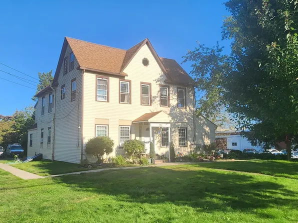 911 Cedar Ave, Croydon, PA 19021