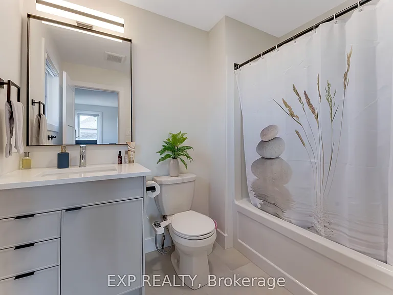 266 Hesselman Cres — Photo 21