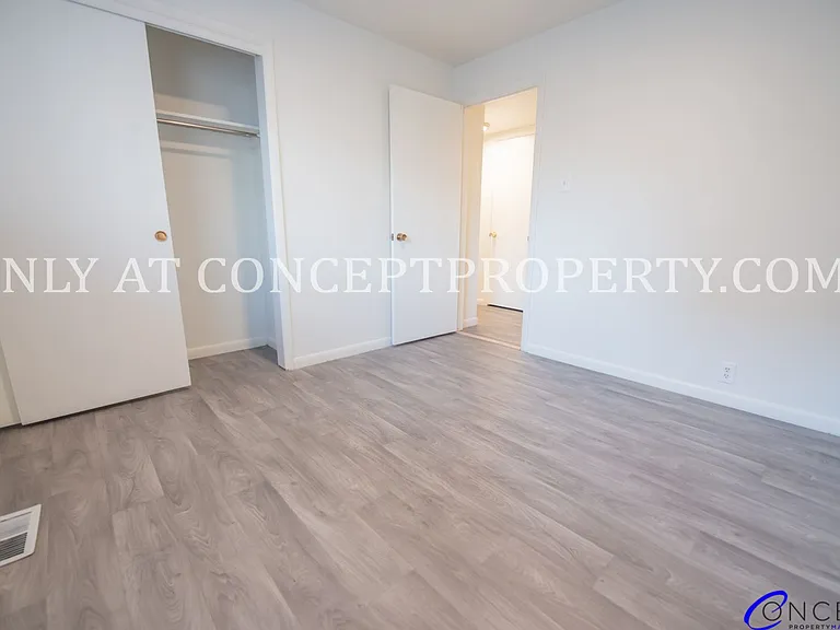 425 E 3rd Ave — Photo 62