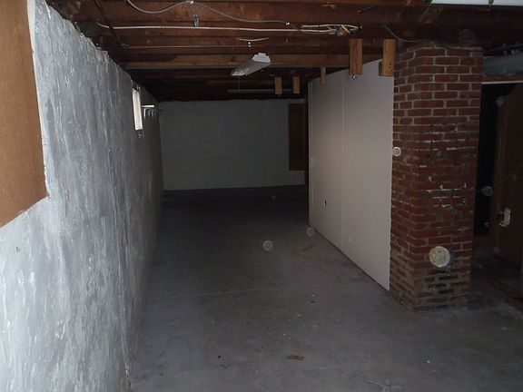 2nd image of 4729 Allemania St
