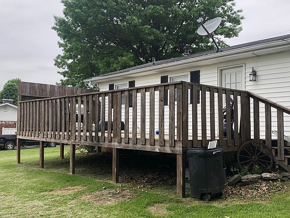 2nd image of 802 Hinton Dr