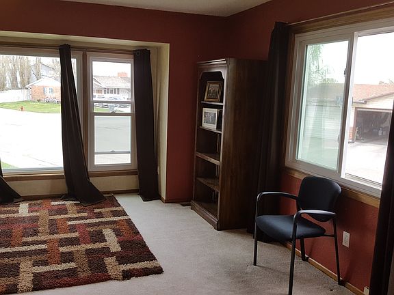 2nd image of 1801 Circle Dr