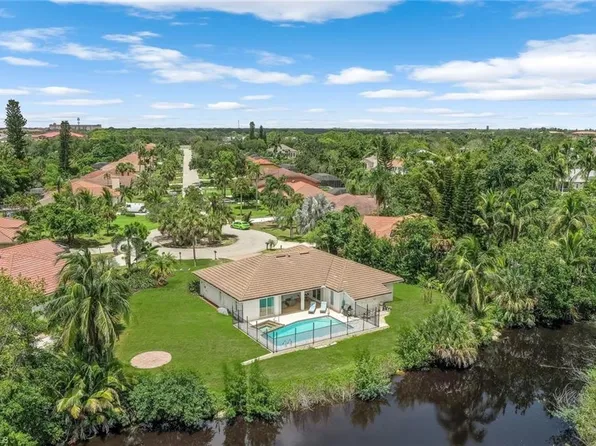 27164 Edenbridge CT, BONITA SPRINGS, FL 34135