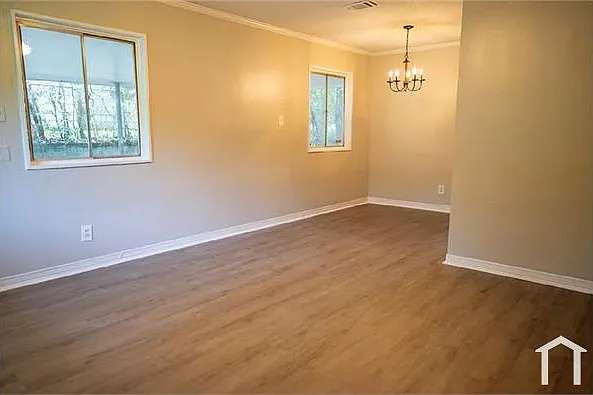 3 bed, 1211 sqft, $1,350 — Photo 3