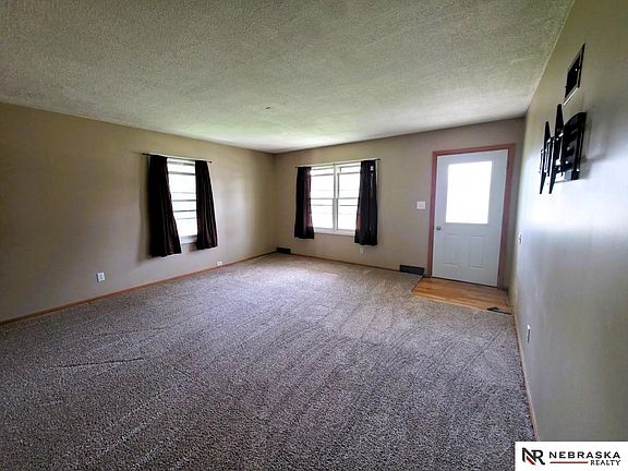 2nd image of 728 N Cherry St