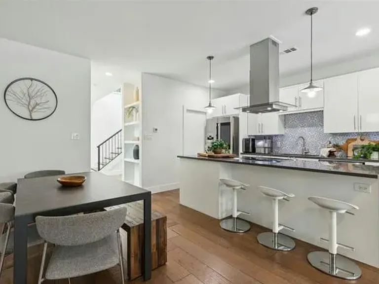 4413 Roseland Ave — Photo 27