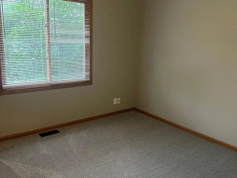 5024 Spaulding St — Photo 8