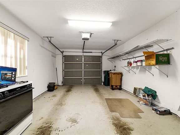 2nd image of 2307 NE 40th Ave