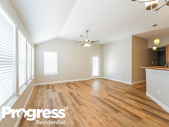 5th image of 116 Chariss Glen Dr