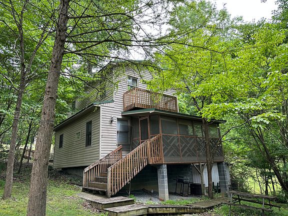 4th image of 601 Lake Dr