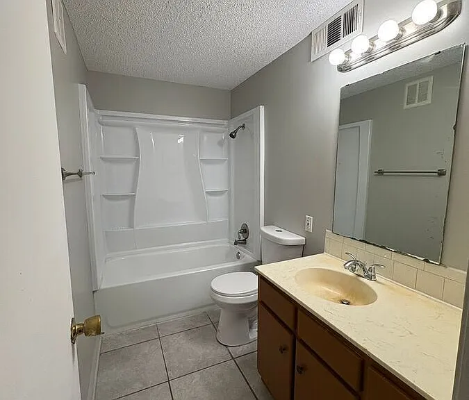 2101 Ottawa St #101B — Photo 9
