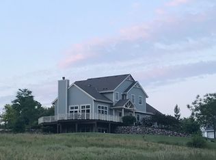 N52W27030 Jessica Dr, Pewaukee, WI 53072