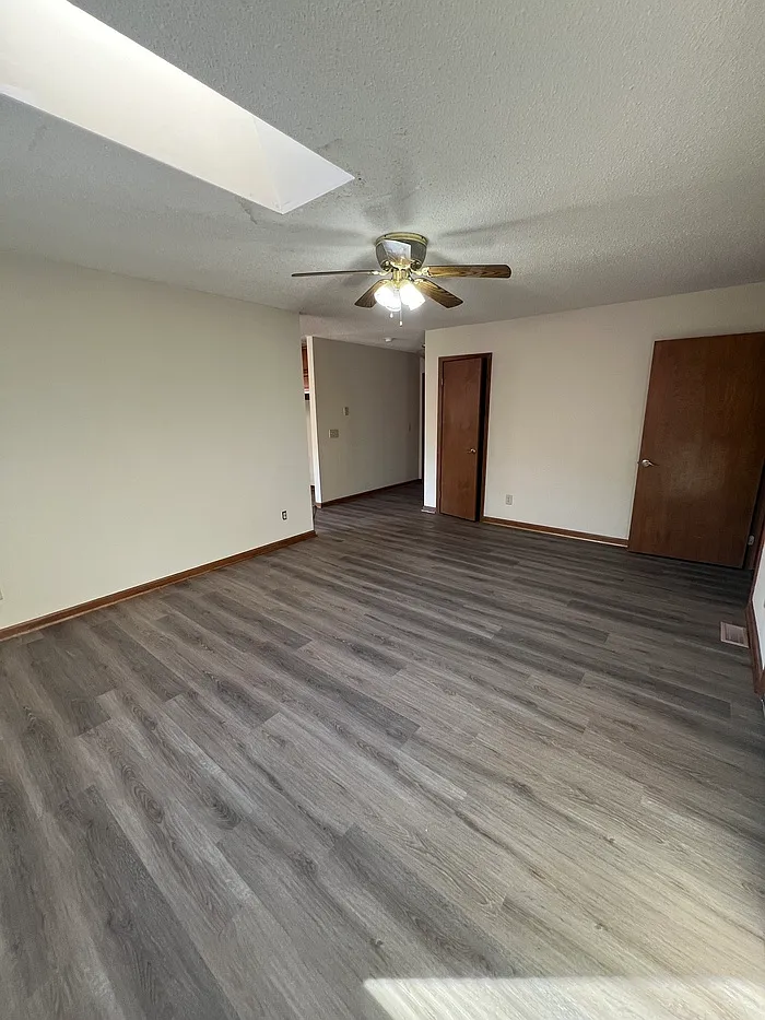 2 bed, 2.0 bath, 1200 sqft, $1,100 — Photo 2