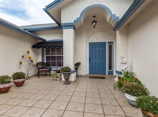 1426 River Oaks Dr, Tarpon Springs, FL 34689