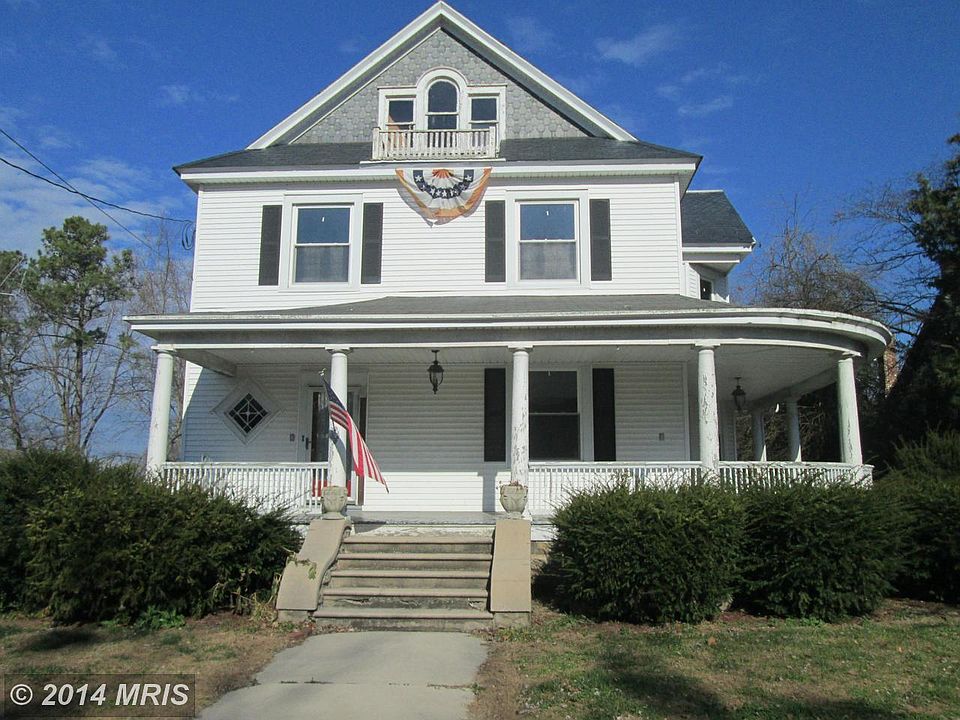 1st image of 12 Railroad Ave