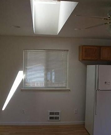 4th image of 228 W Wyandotte Ave