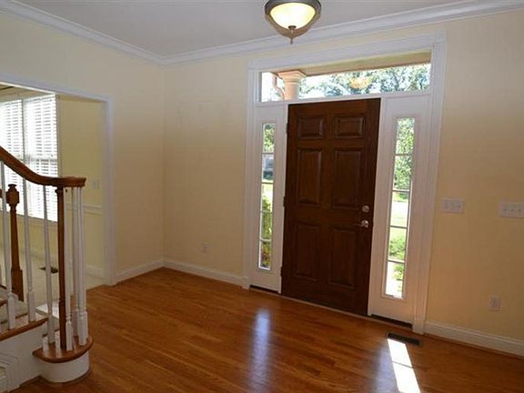 4th image of 550 Ascot Dr