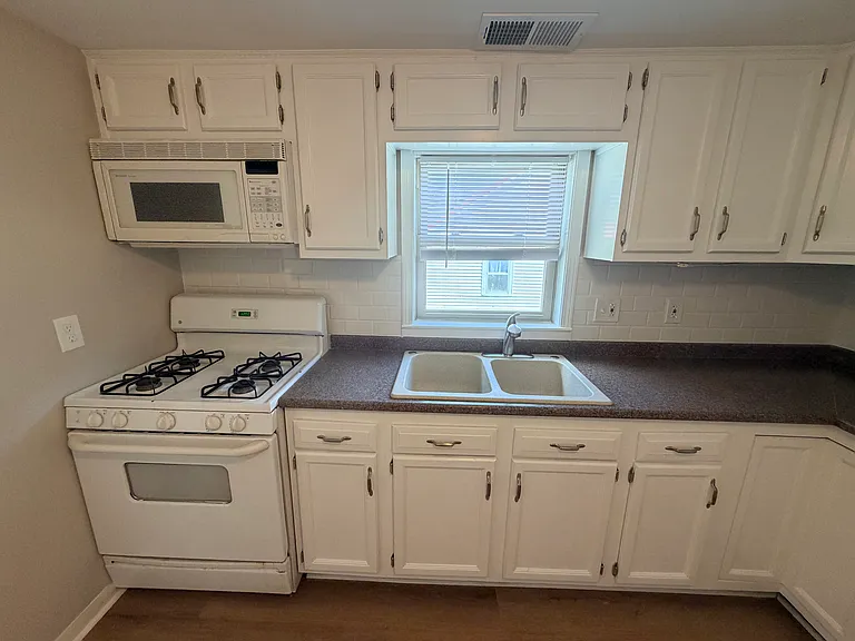 241 Kahl Ct — Photo 3