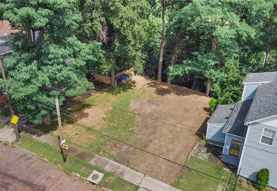 1st image of 2863 W 12th St