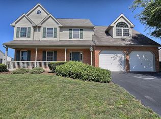 24 Westminster Dr, Elizabethtown, PA 17022